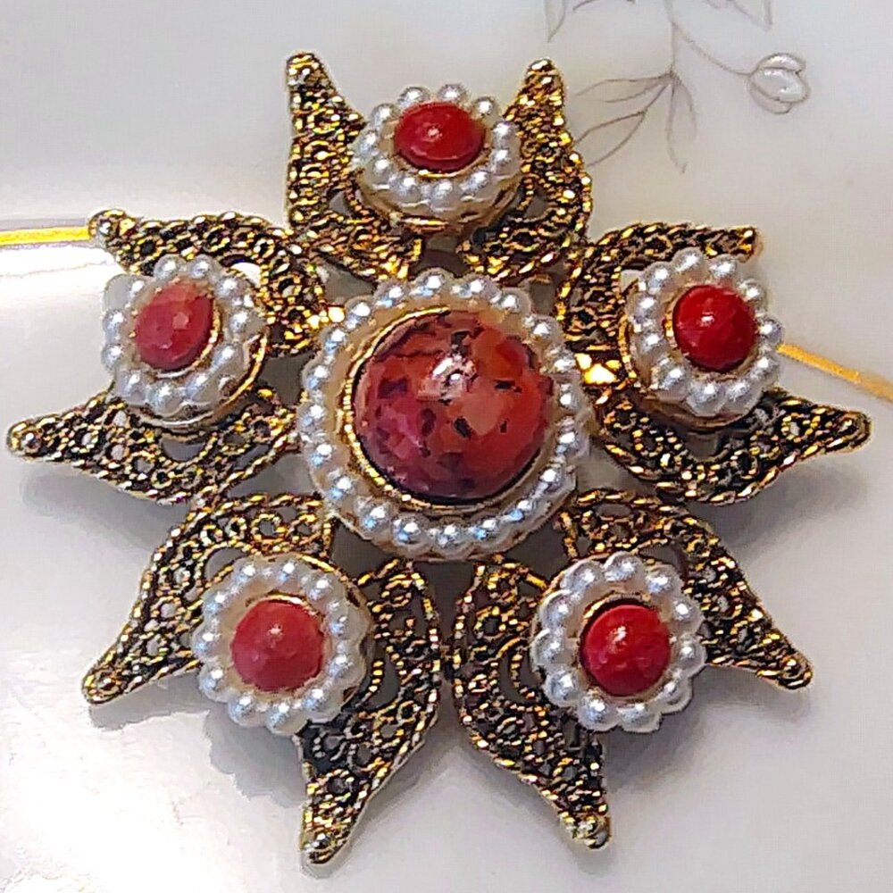 Vtg Faux Coral Pearls Starburst Brooch Gold Tone Atomic